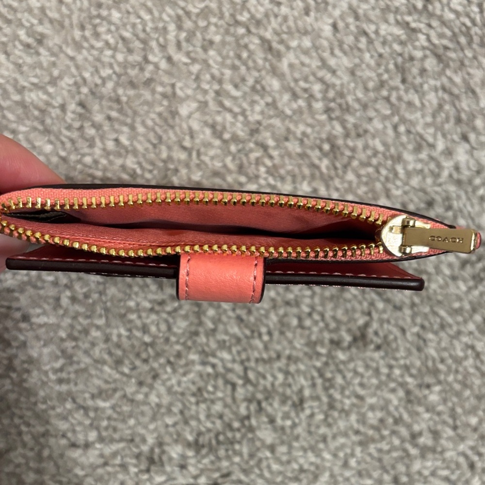 Coach Coral Floral Card Case with Gold Keyring - Picture 4 of 5